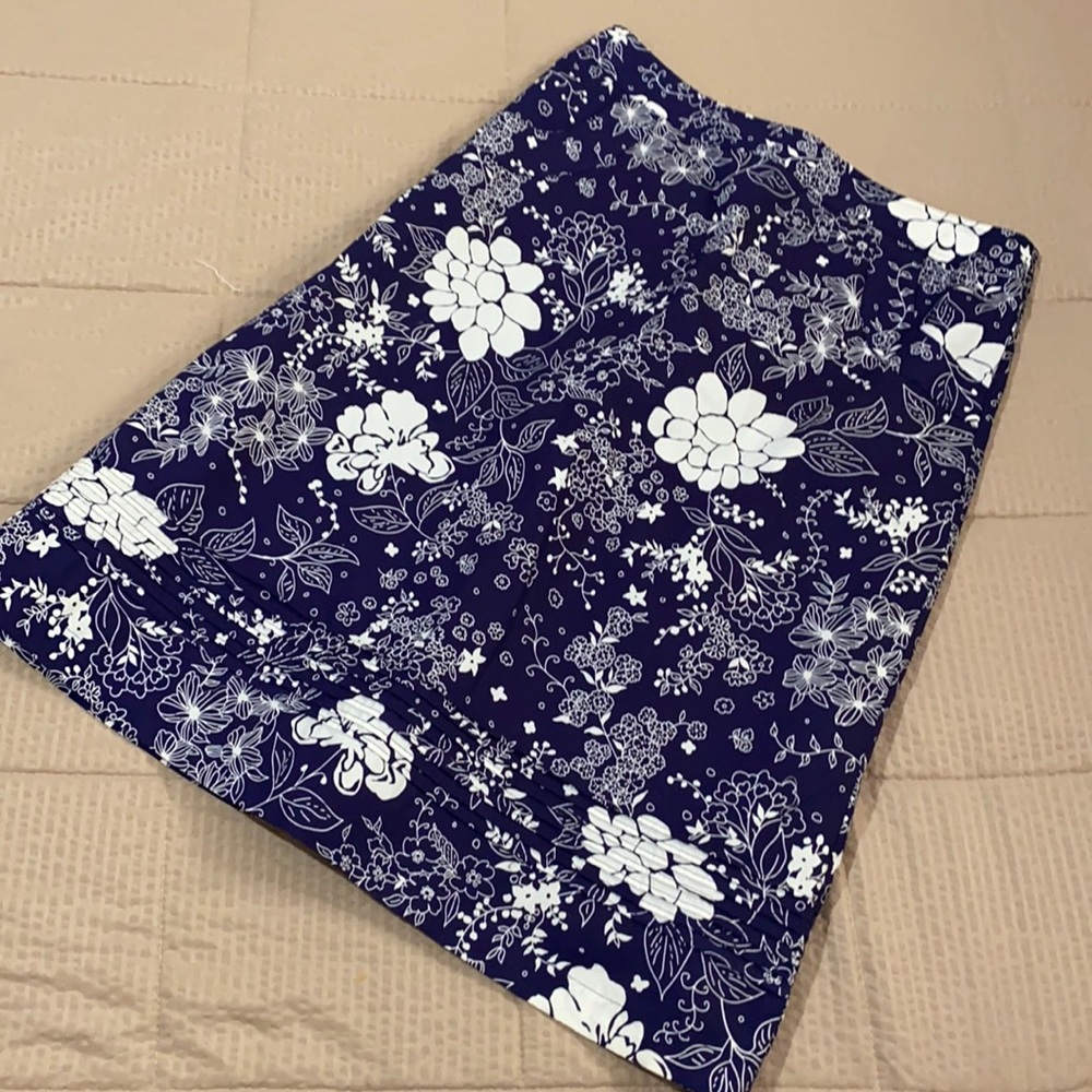 Blue/white floral skirt. Size 4